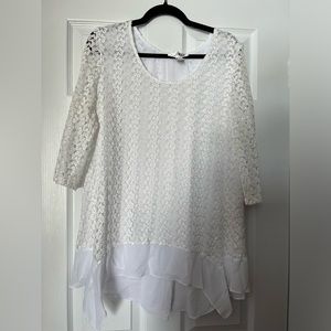 Joseph Ribkoff dressy top. White in Color. Size 14.